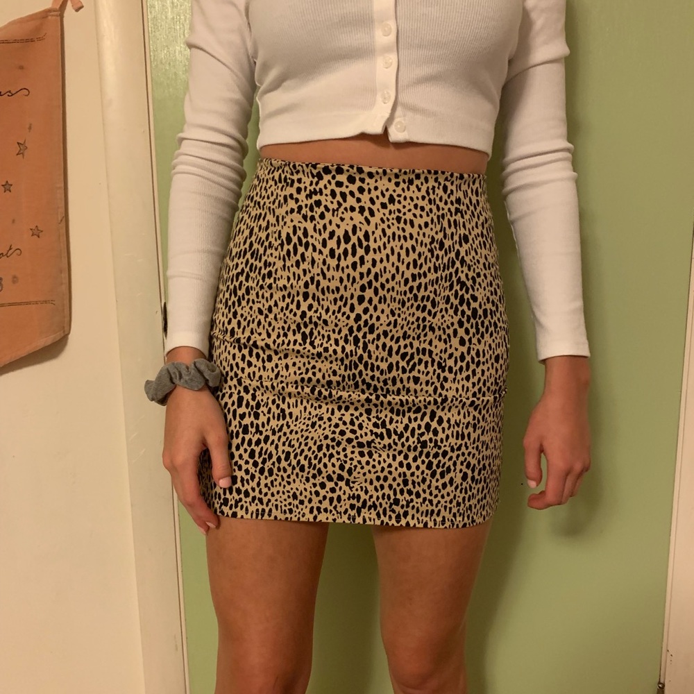 brandy melville cheetah print skirt